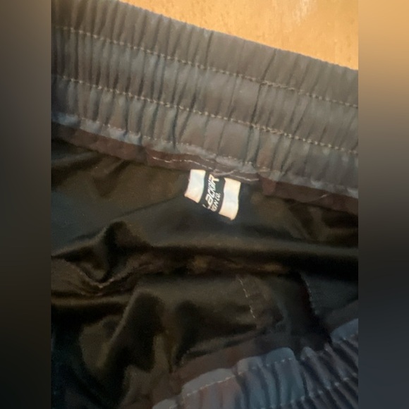 BLACK AIR - Picture 4 of 4